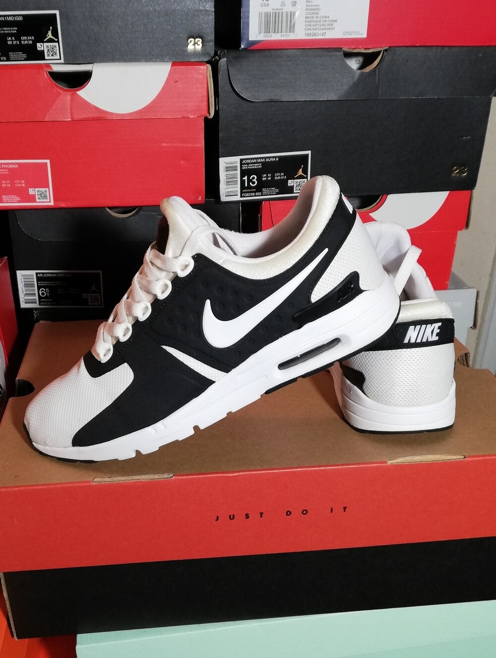 NIKE AIR MAX ZERO WOMEN US SIZE 7 GREAT CONDITION